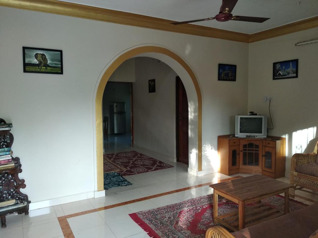 Indraprasth Apartment パロレム エクステリア 写真